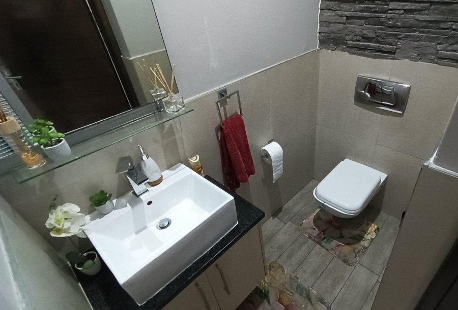 4 Bedroom Property for Sale in Parklands North Western Cape